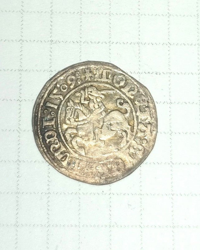 qhpwTFaf28I.jpg